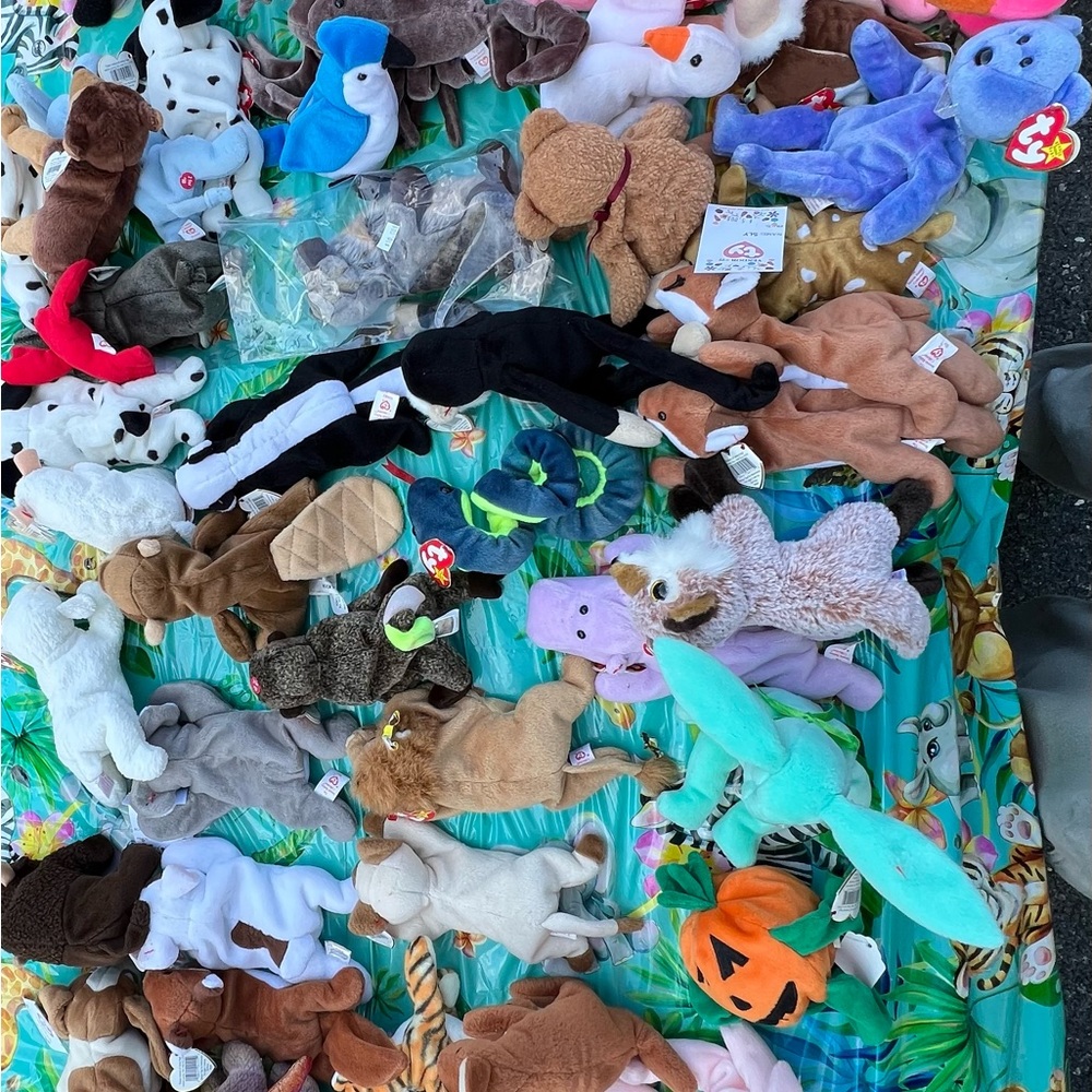 Over 110 BEANIE BABIES JULY 31st, 7 PM E S T please come and bid - Picture 10 of 13